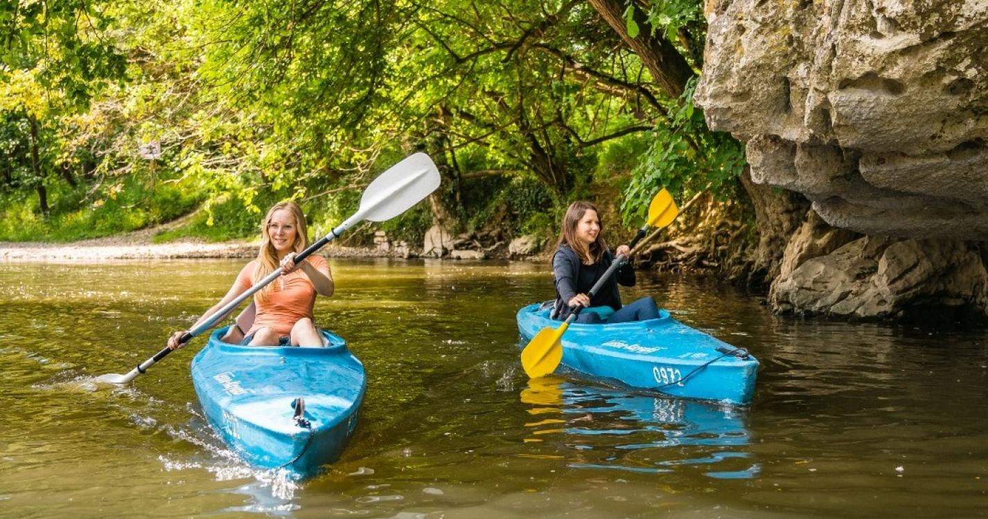 Canoeing down the Lesse river (30 km) 