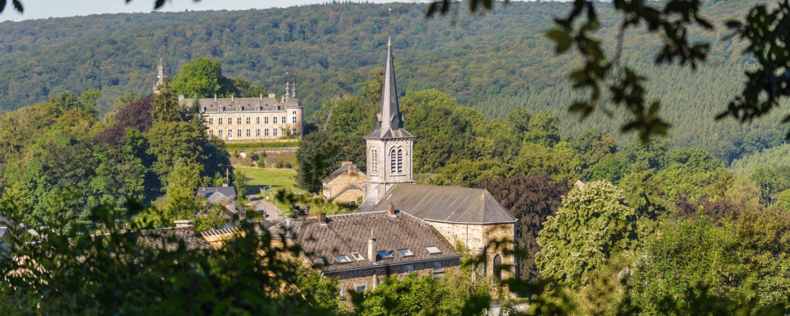 Mirwart, village and domain (30 km)